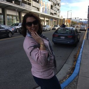 Meet your Posher, Lynette